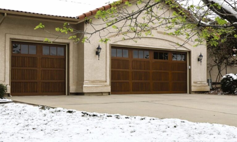 How to Maintain Your Garage Door in Extreme Weather?